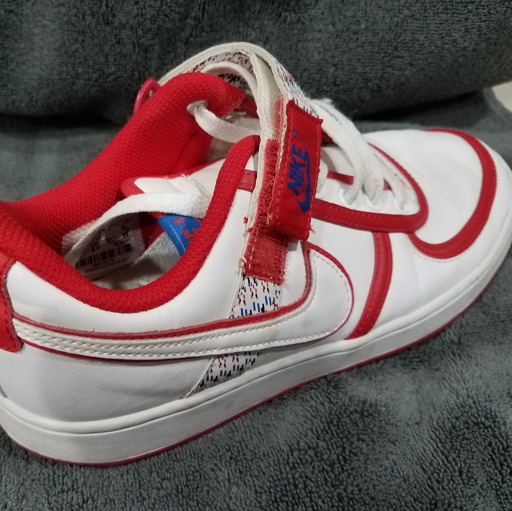 NIKE VANDAL LOW TOP RETRO SNEAKERS 8 US Womens